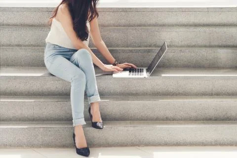 Working women use computer Stockfoto's