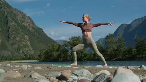 Workout outdoors, exercising in nature. Stockbeeldmateriaal 285227883