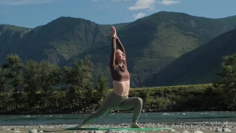 Workout outdoors, exercising in nature. Stock Footage 305040667