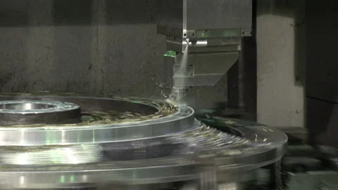 Workpiece processing on turning-and-boring lathe 库存影片 100607416