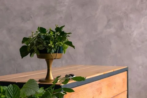 The workplace of the florist to work. Side view. Making floral decorations. F 스톡 사진