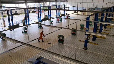 Workshop cleaning service 스톡 동영상 209214158