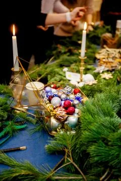 Workshop on creating a Christmas wreath. Elements for the decoration of the w Foto stock