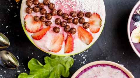 A workshop of making fresh smoothie Stock Footage 101335057