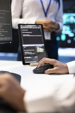 Workstation, tablet and coding in closeup at data center Stockfoto's