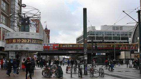 The World Clock in Alexanderplatz, Berlin 스톡 동영상 101061431