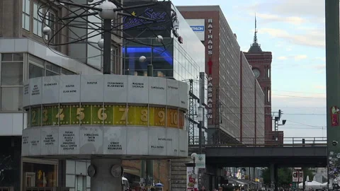 The World Clock At Alexanderplatz In Berlin. Stock-Footage 118271758