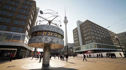World clock at berlin alexanderplatz Stock-Footage 36833916