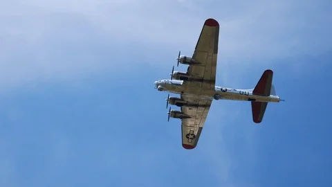World War II era B-17 Flying Fortress Perform a Flyby Видео 114436737