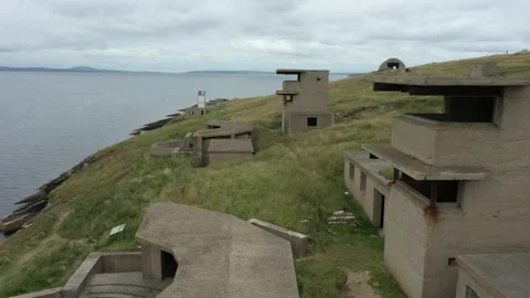 World War Two gun battery, Orkney Scotland.  Drone reveal. 库存影片 160907209
