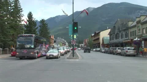 WorldClips-Banff Traffic 库存影片 8918809