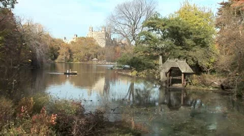 WorldClips-Central Park Lake-ws Video stock 8928631