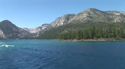 WorldClips-Entering Emerald Bay Video stock 8924374