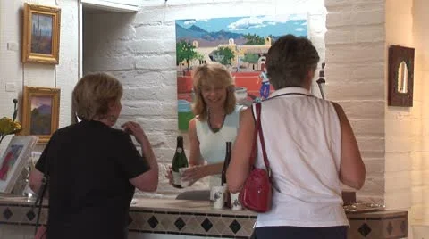 WorldClips-Gallery Wine Stock-Footage 8917172