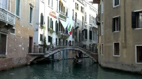 WorldClips-Gondolas Under Foot Bridge Stock-Footage 8947758