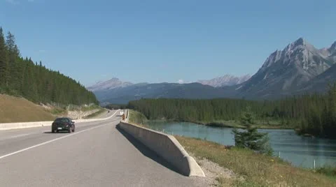 WorldClips-Highway 1-Bow River-ws-zoom Видео 8919166