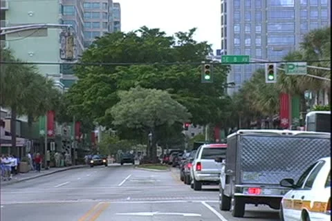 WorldClips-Las Olas Blvd. Traffic-cu Video stock 8947522
