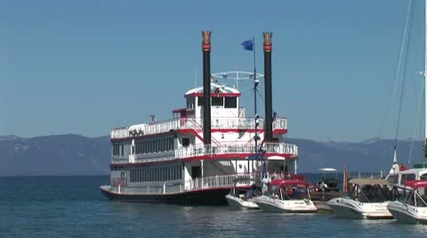 WorldClips-MS Dixie in Port-zoom Video stock 8924613