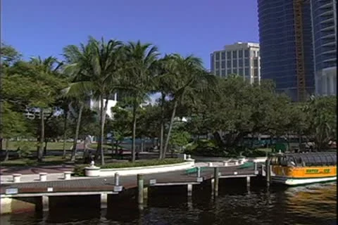 WorldClips-New River Park Stock-Footage 8947550