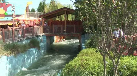 WorldClips-Raft Ride-2 Stock-Footage 8946017