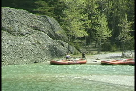 WorldClips-Raft Ride Prep Видео 8947348