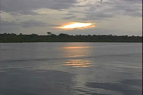 WorldClips-River Sunset Reflection-xws Видео 8947048