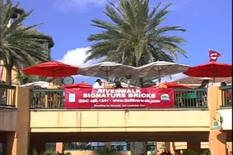 WorldClips-Riverfront-zoom Видео 8947580