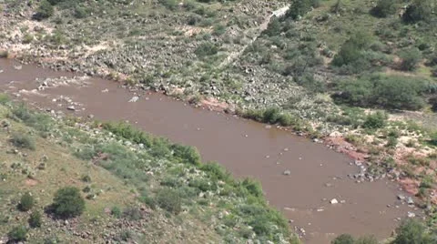 WorldClips-Salt River-overhead-zoom Stock-Footage 8917796