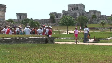 WorldClips-Tulum Ruins Group-ws Video stock 8921642