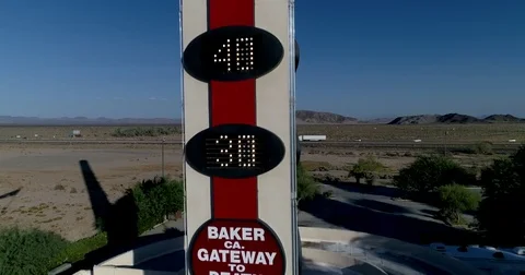 World's largest thermometer in Baker, California Vidéo 82136393