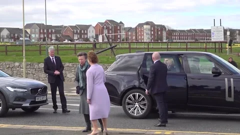 Would one like salt and vinegar? Princess Royal visits Colmans Seafood Temple  Stock-Footage 331943672