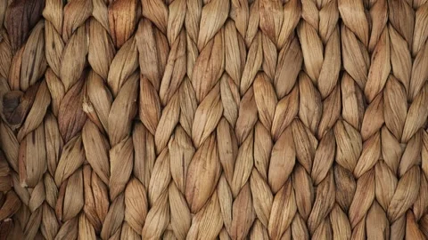 Woven wicker basket texture background panning slowly Vidéo 348307746