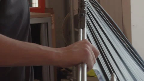 Wrapping Metal Rods for Industrial Packaging and Consignment Dispatch Vidéo 340454590