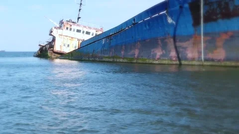 Wreck on the deep blue sea Stock Footage 202204177