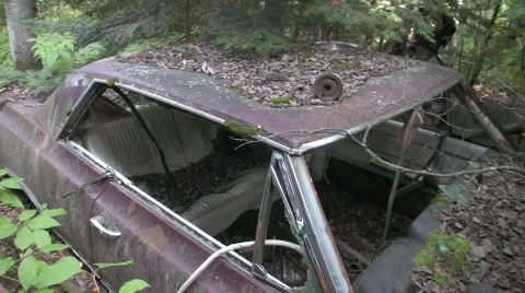 Wrecked car  Stock-Footage 507101