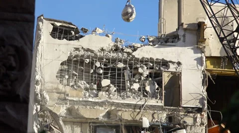 Wrecking ball side Vídeos de archivo 38376872