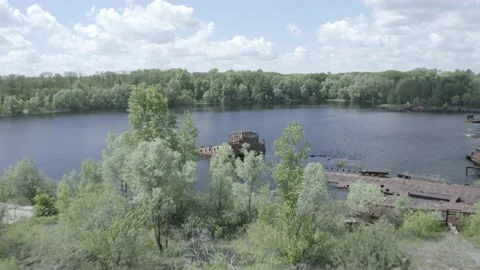Wrecks in the Chernobyl Exclusion Zone. Vídeo Stock 155245898