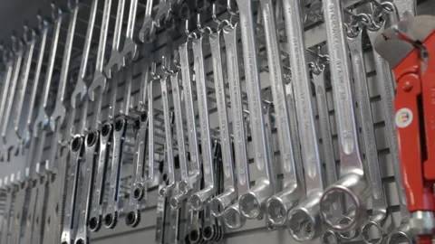 Wrenches of different sizes silder shot Stock Footage 138037370