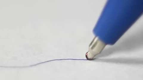 Write with a ballpoint pen Video stock 98924132