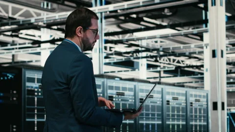 Writing code, laptop program and software developer in data center Vídeos de archivo 329720101