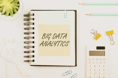 Writing displaying text Big Data AnalyticsThe process of examining large and 스톡 사진