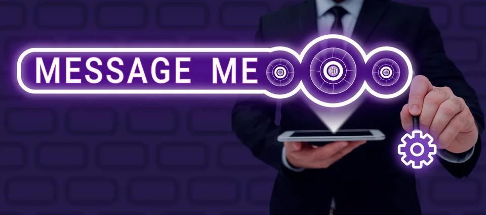 Writing displaying text Message Me. Business approach To ask someone to send you 스톡 사진