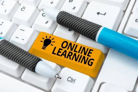 Writing displaying text Online Learning. Business concept Larning with the 写真素材