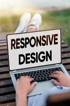 Writing displaying text Responsive Design. Business concept web page creation Stockfoto's