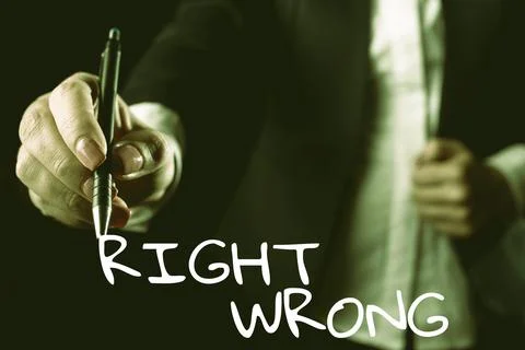 Writing displaying text Right Wrong. Business concept choose between two Foto stock