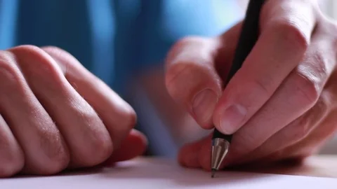 Writing a letter by left hand and crumpling paper Vídeo Stock 82522342