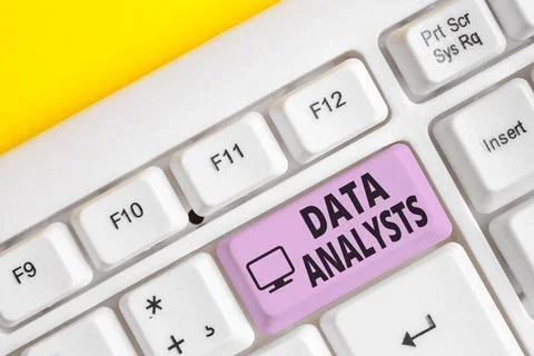 Writing note showing Data Analysts. Business photo showcasing Programmer D... Stock-Fotos