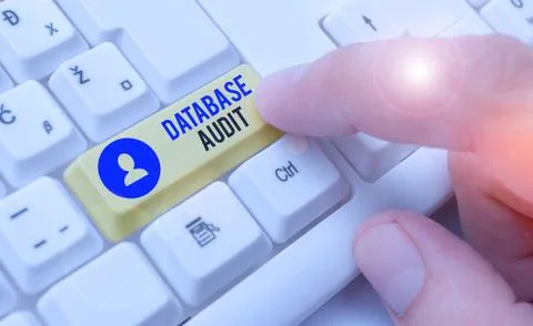 Writing note showing Database Audit. Business photo showcasing auditing of data Foto stock