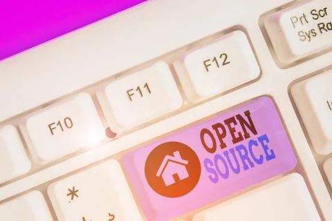 Writing note showing Open Source. Business photo showcasing denoting software Foto stock