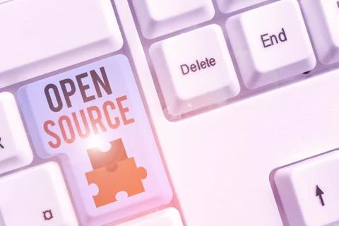 Writing note showing Open Source. Business photo showcasing denoting software Foto stock